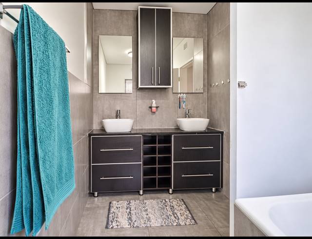 3.5 BEDROOM DUPLEX FOR SALE IN BEYERS PARK